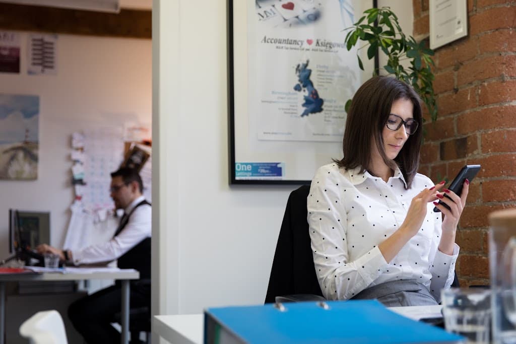M&M Tax Services - Accountants